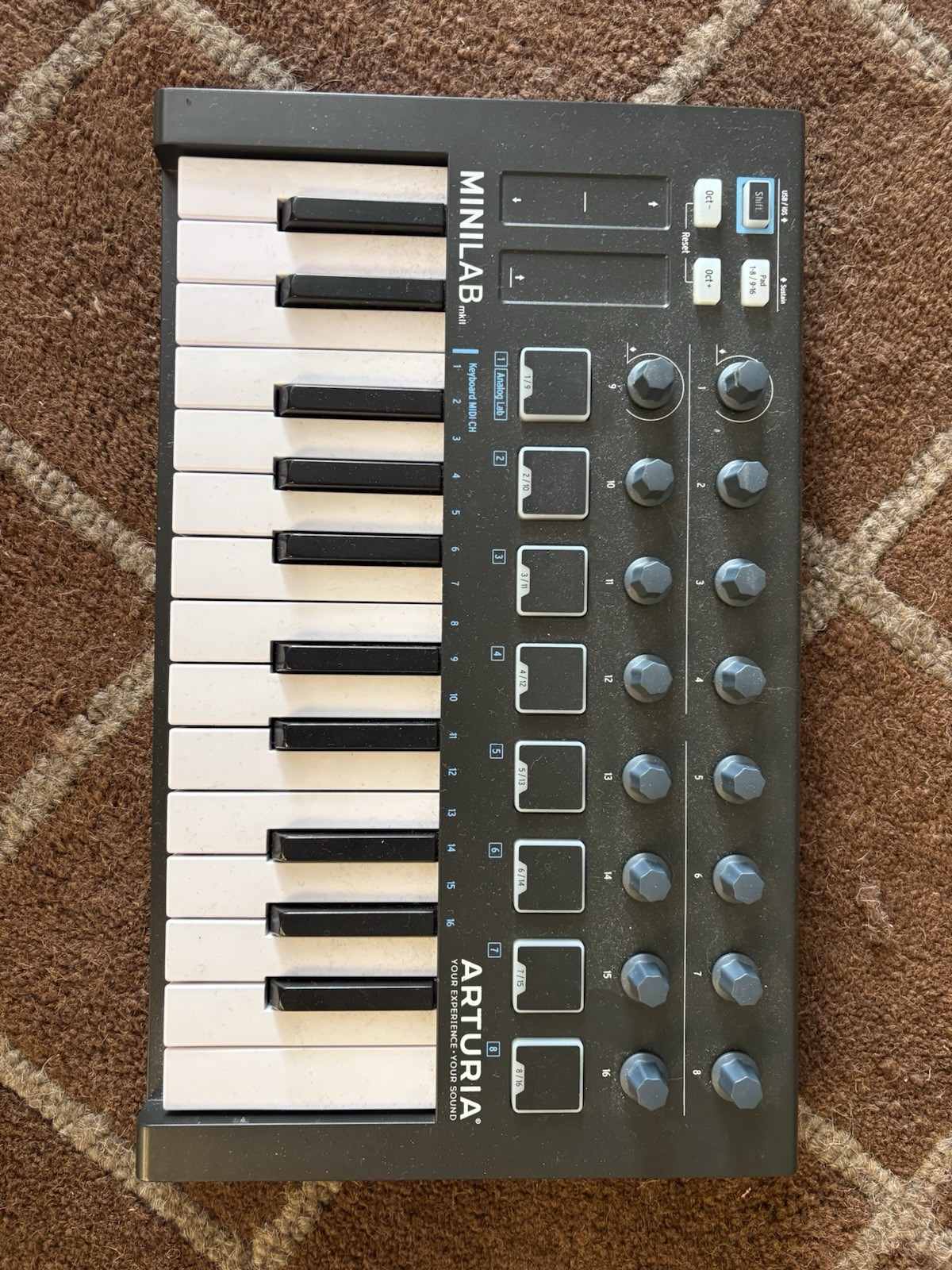 Arturia MiniLab MKII 25-Key Midi Controller Keyboard