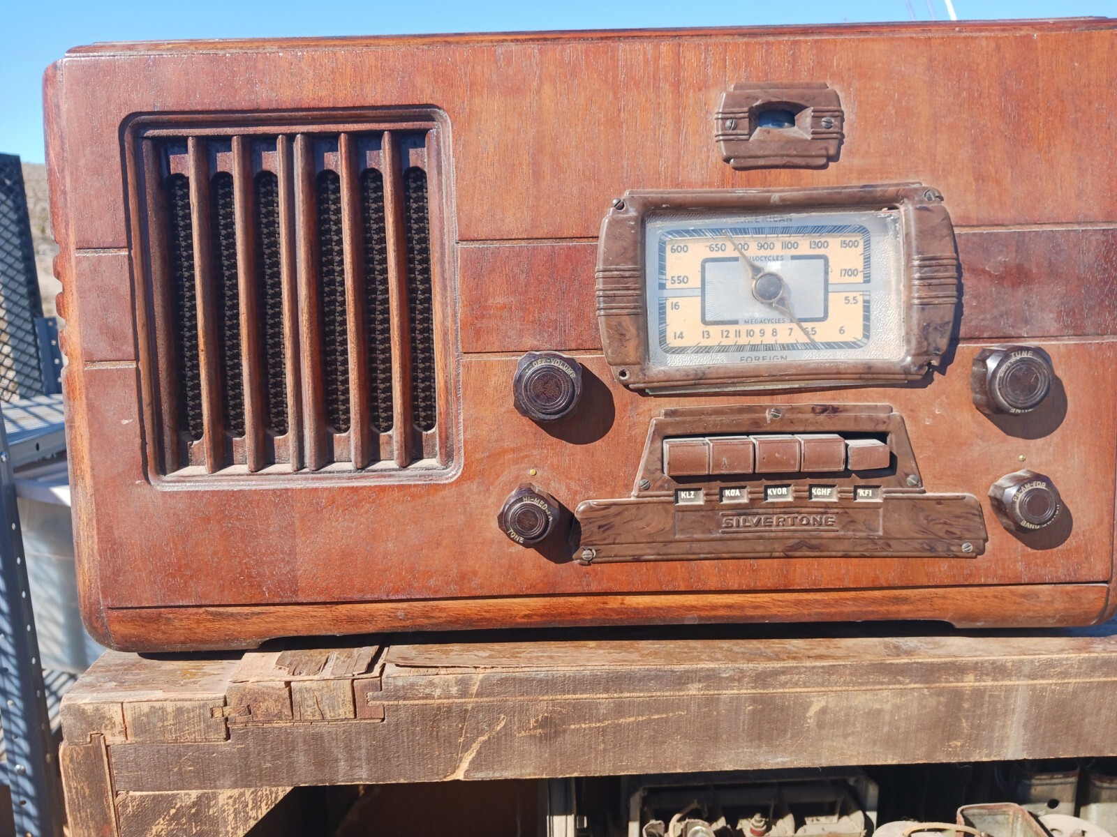 ANTIQUE Vintage RARE SILVERTONE MODEL  TUBE RADIO