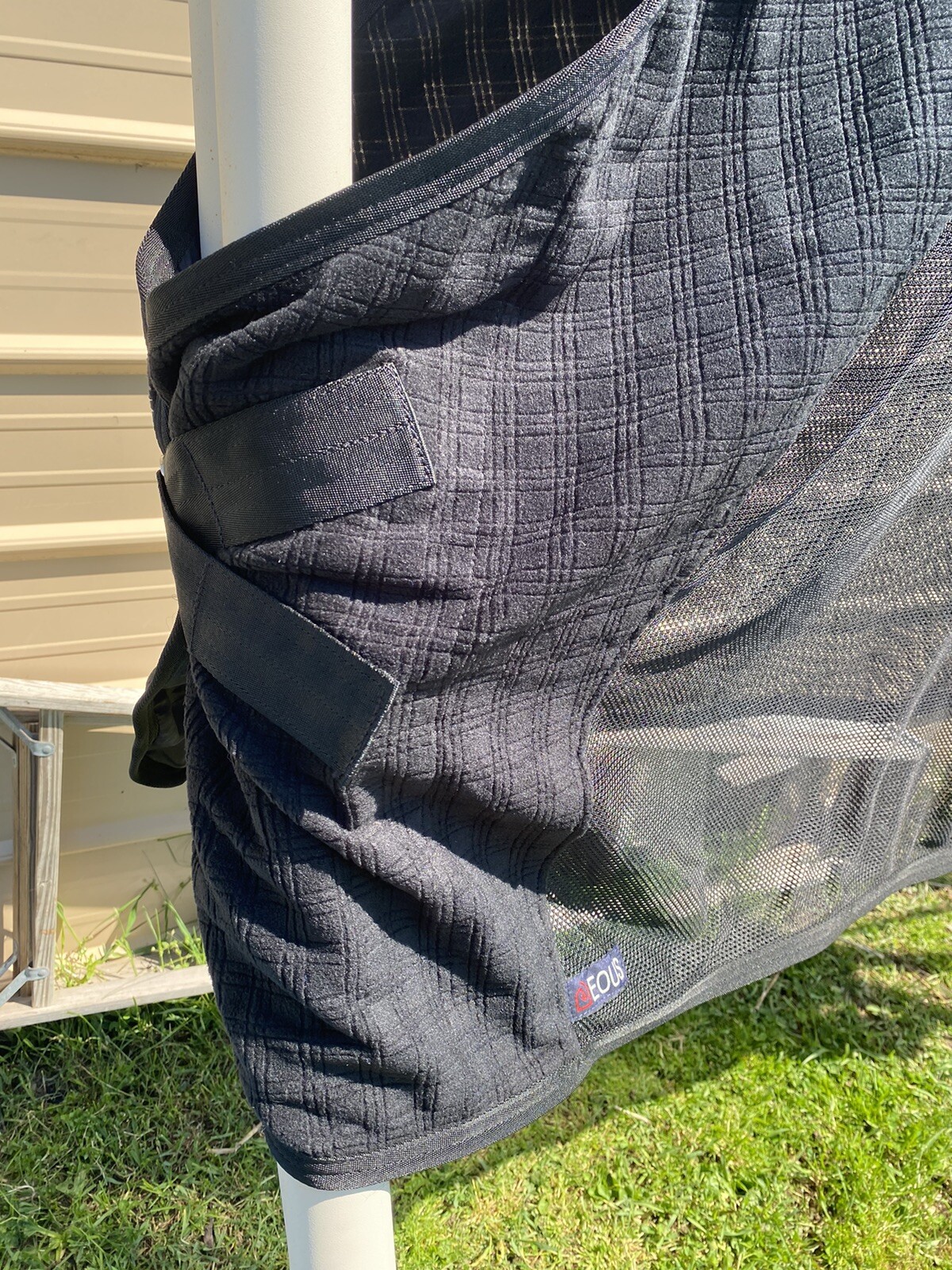 90" EOUS black mesh / fleece combo cooler sheet w/quick-grip front closure