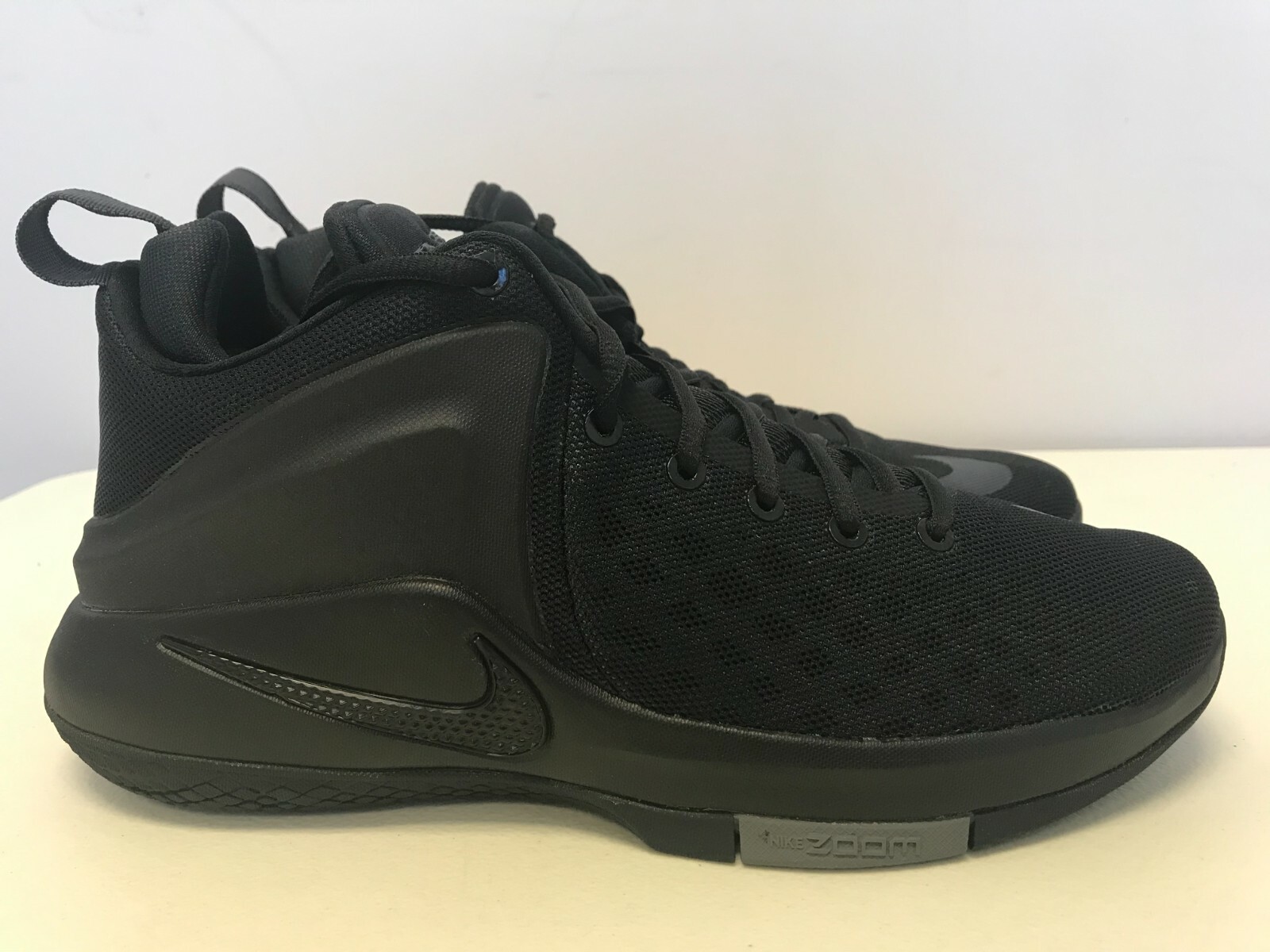 Mens 8.5-10.5 Nike Lebron Zoom Witness Black/Black-Dark Grey 852439 010