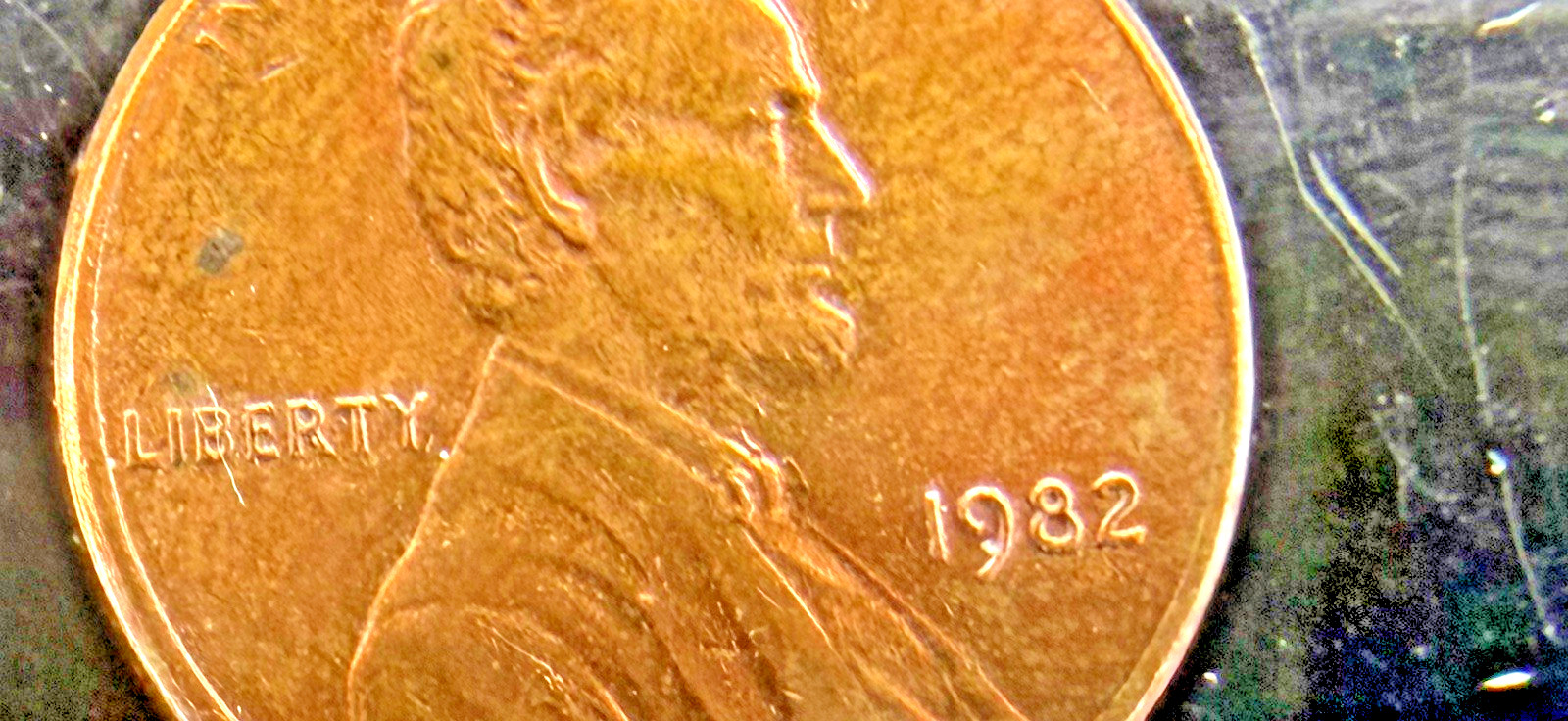 XX RARE 1982 NO MINT SMALL DATE COPPER  LINCOLN MEMORIAL CENT PENNY  3. 1 GRAMS!