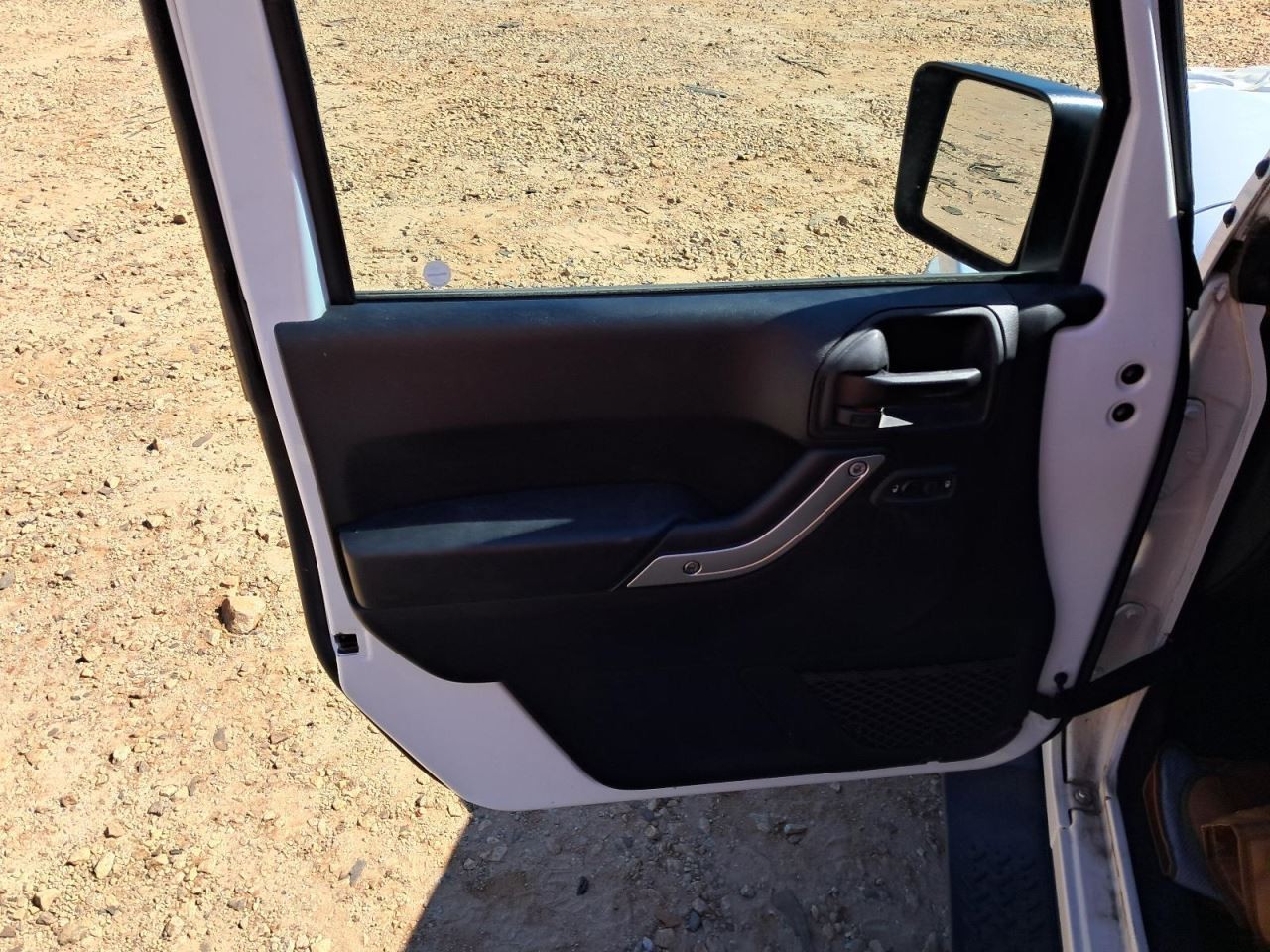 TJ 2017 Glove Box 4810545