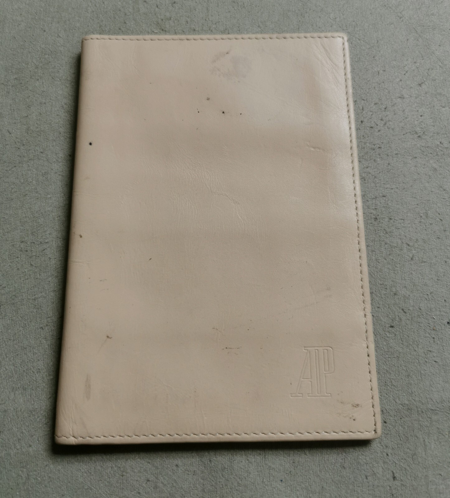 AUDEMARS PIGUET VINTAGE BEIGE LEATHER CARDS WALLET AND LOOSE PAPERS HOLDER USED