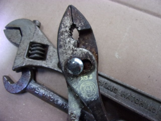ANTIQUE McKAIG HATCH TOOL KIT LOT