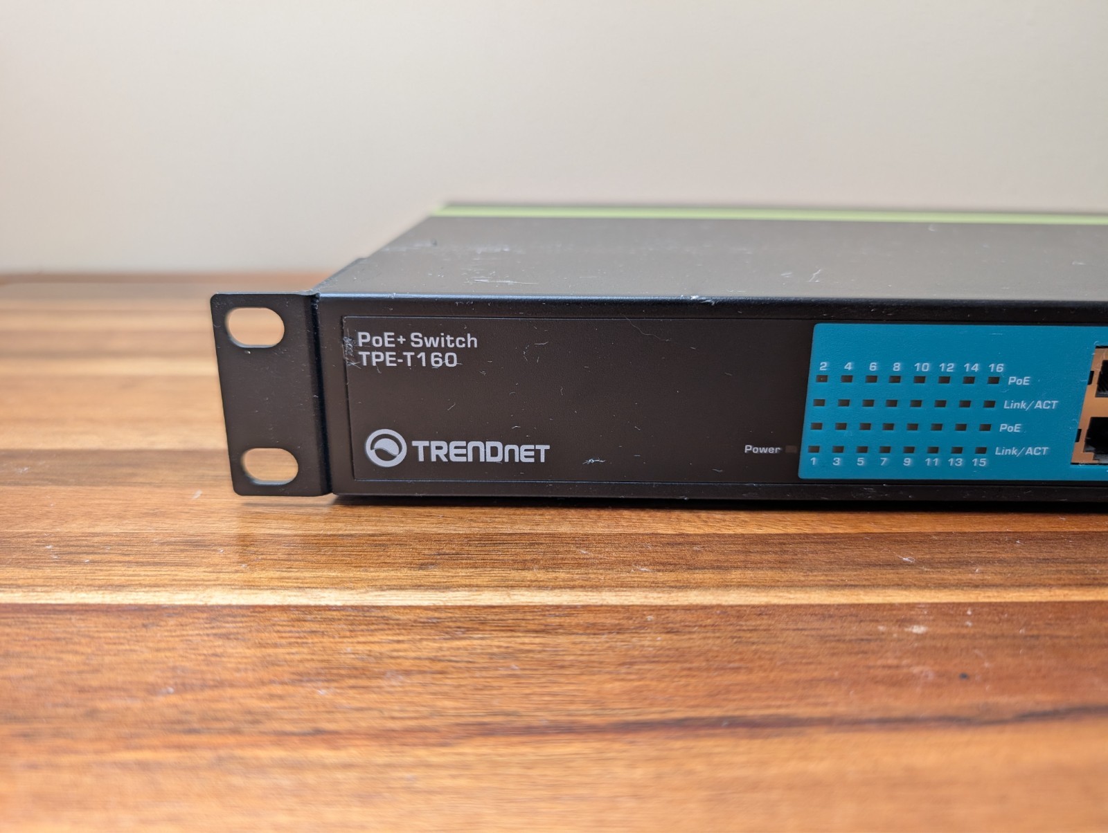 TRENDnet TPE-T160 Rack-Mountable Ethernet Switch