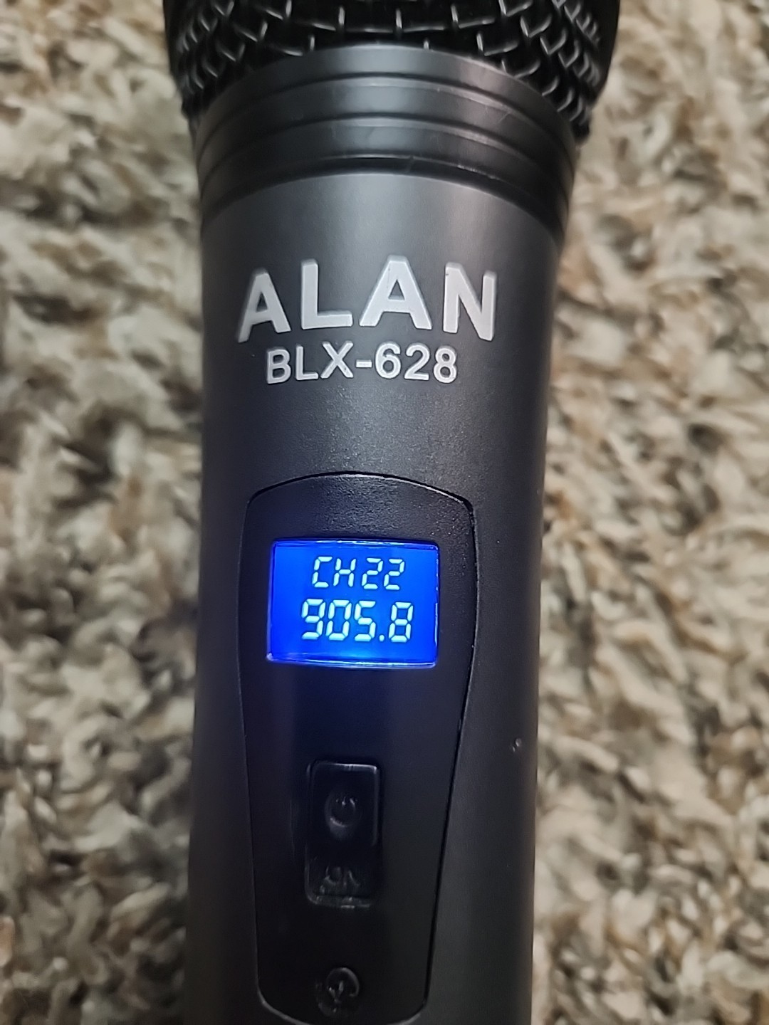 ALAN BLX-628 wireless handheld microphone 22 Channels Great Condition