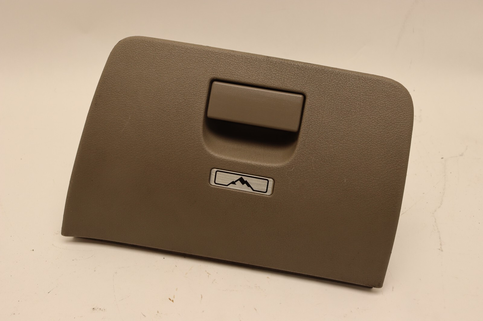 2013-2017 FREIGHTLINER CASCADIA 125 DASHBOARD GLOVE BOX STORAGE 22-60535-000 OEM