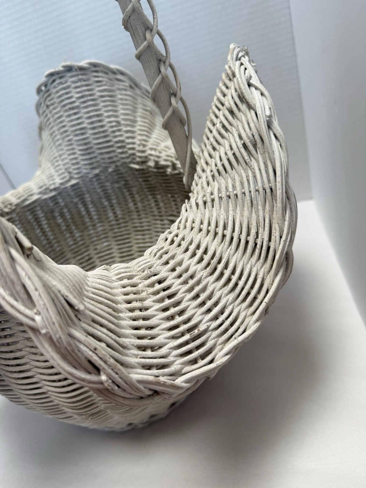 Vintage Trompe L'Oeil 19.5” x 15” White Ruffled Wicker Easter Basket with Handle