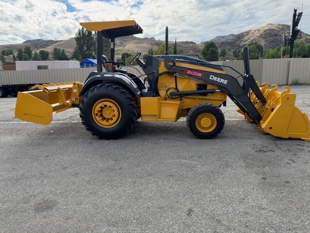 JOHN DEERE 210-LEP 4X4 SKIP LOADER,4/1 BUCKET, POWER SHIFT, LOW HOURS,EXCELLENT
