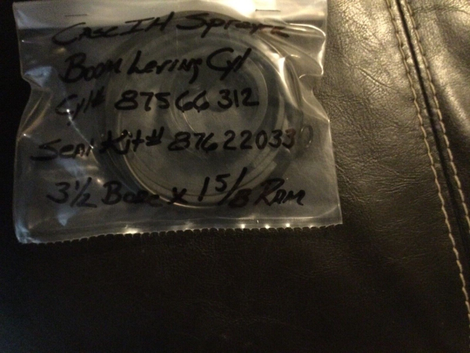 CASEIH SEAL KIT 87622033 Boom leveling Cyl 120 ft Spray Boom. 3330,3340,4420,444