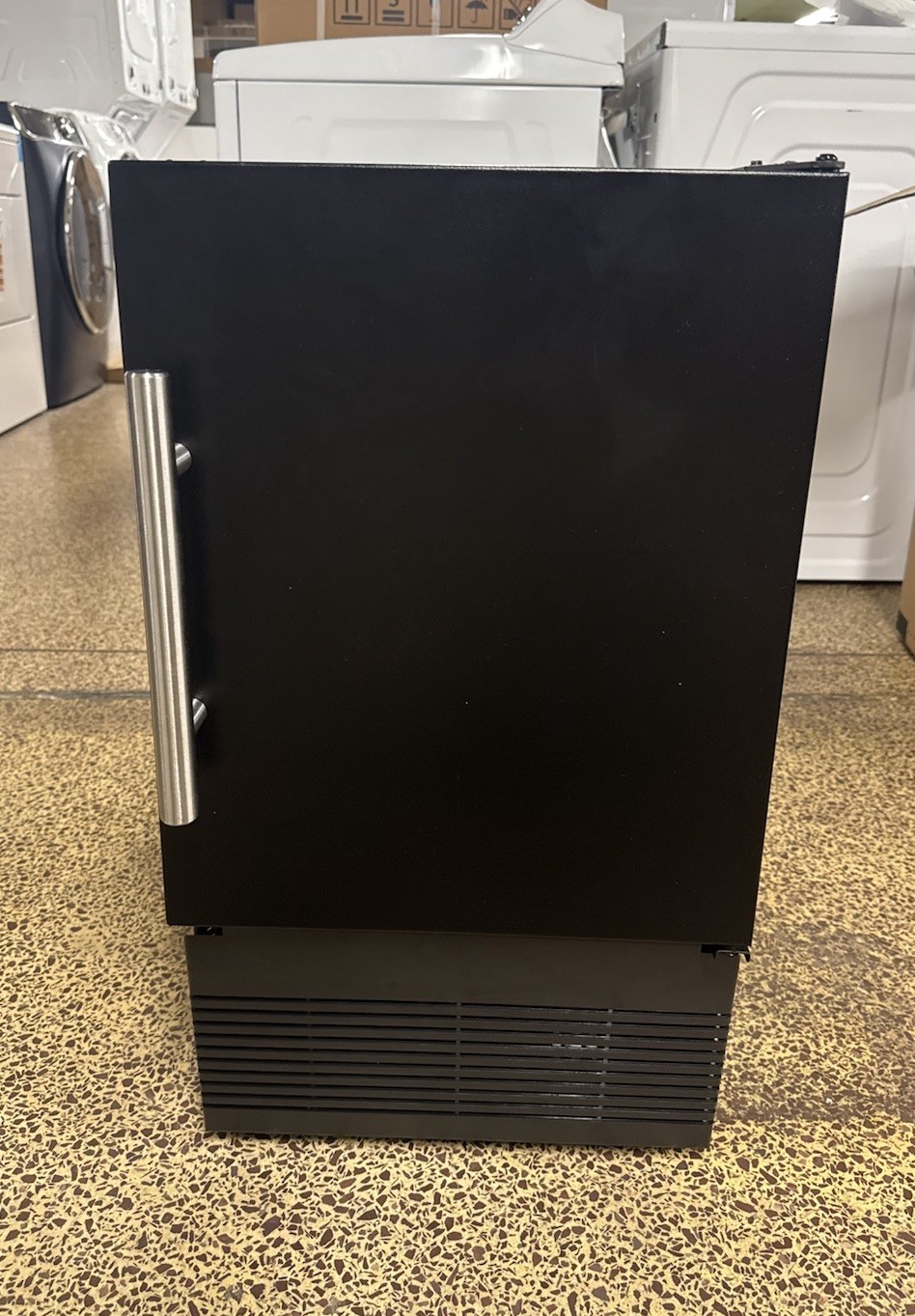 UACR015-BS01A U-line 15" ADA Crescent Ice Maker - Black