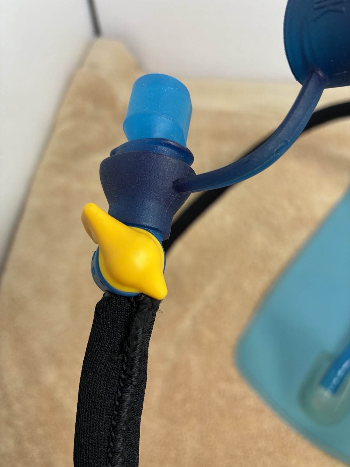 CAMELBAK Hydration Bladder 2 L Water Pack Reservoir Replacement with Filter