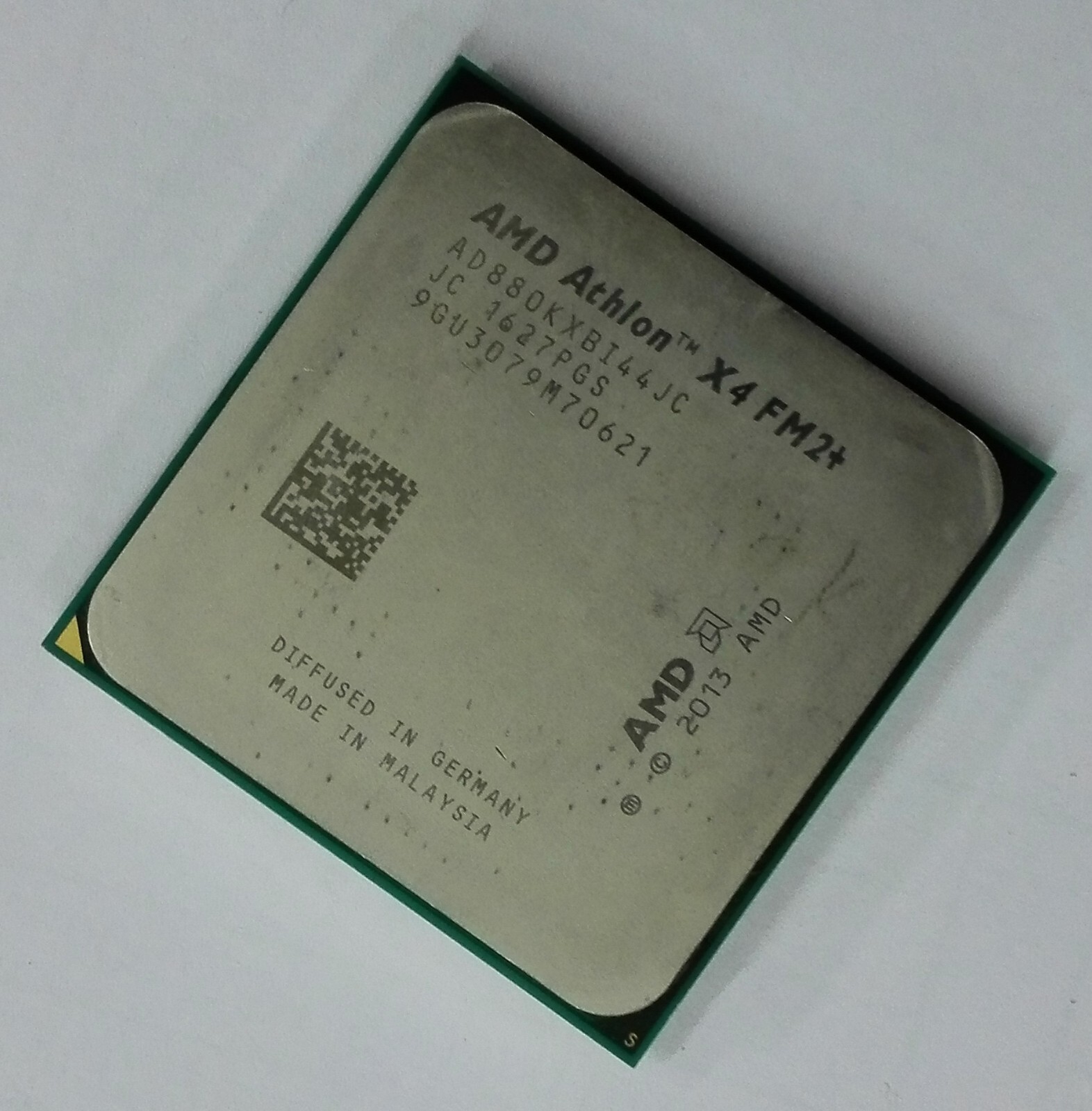 AMD Athon X4 880K Desktop Processor Socket FM2+ 95W TDP