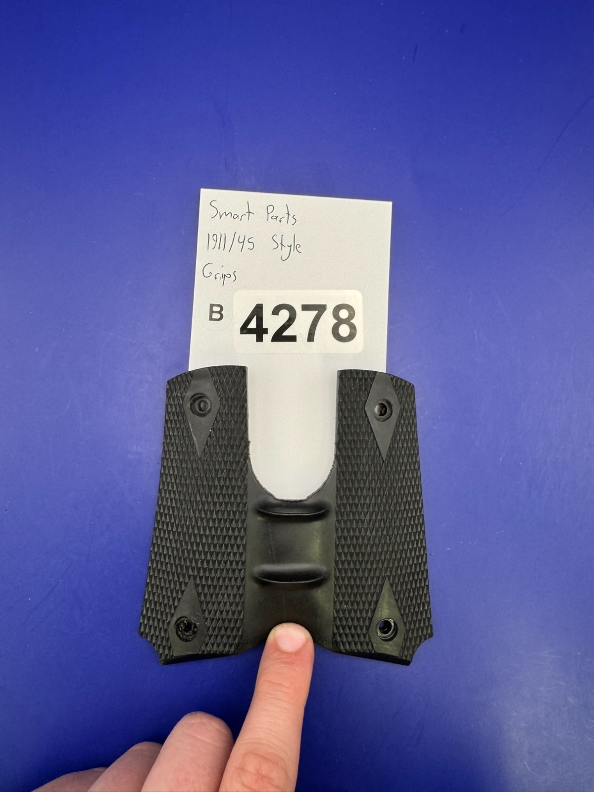 Smart Parts 1911/45 Style Grips-Black