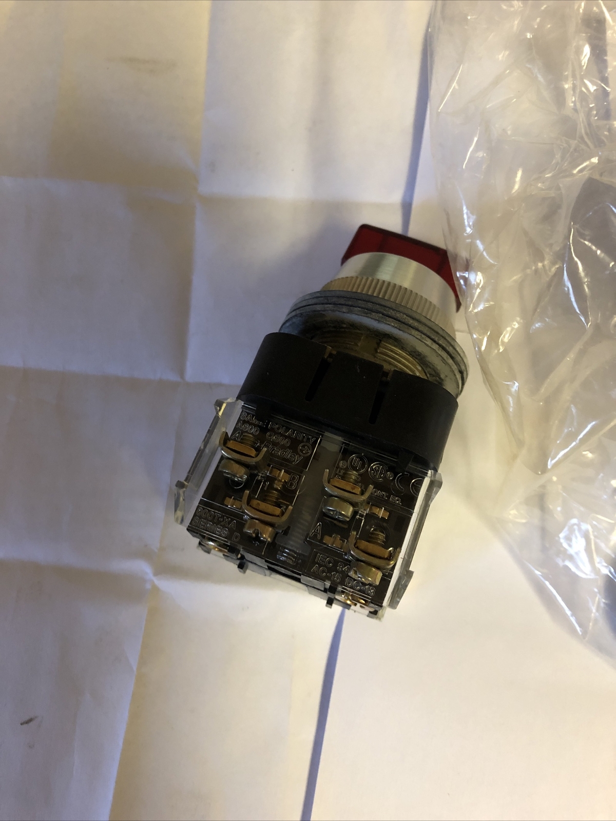 Allen Bradley 800T-24JRH91KB7AX Illuminated Selector Switch NIB