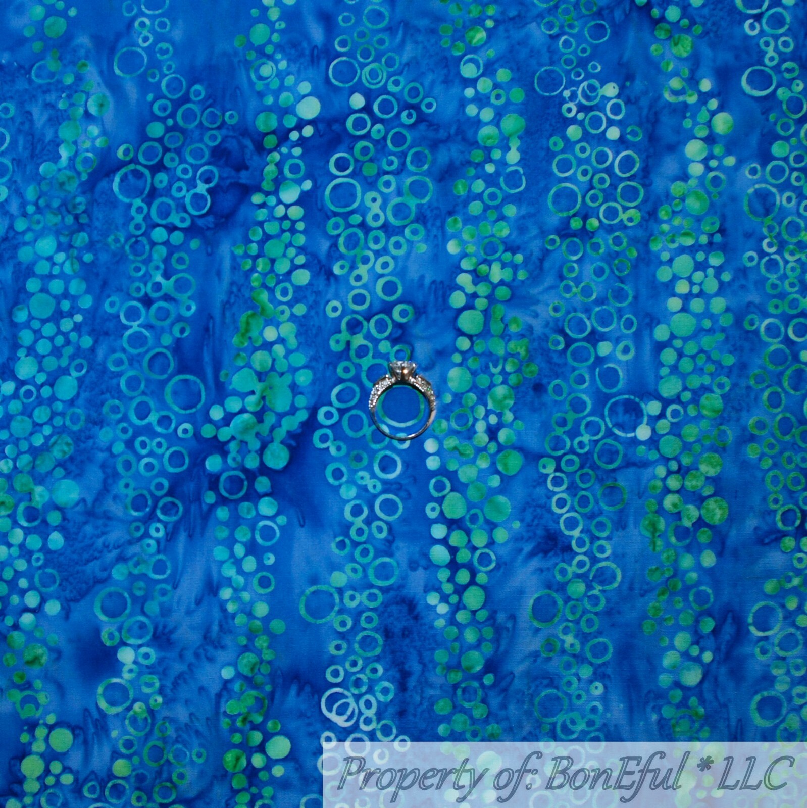 BonEful Fabric FQ Cotton Quilt Blue Aqua Green Bubble Ocean Sea Beach Fish Batik