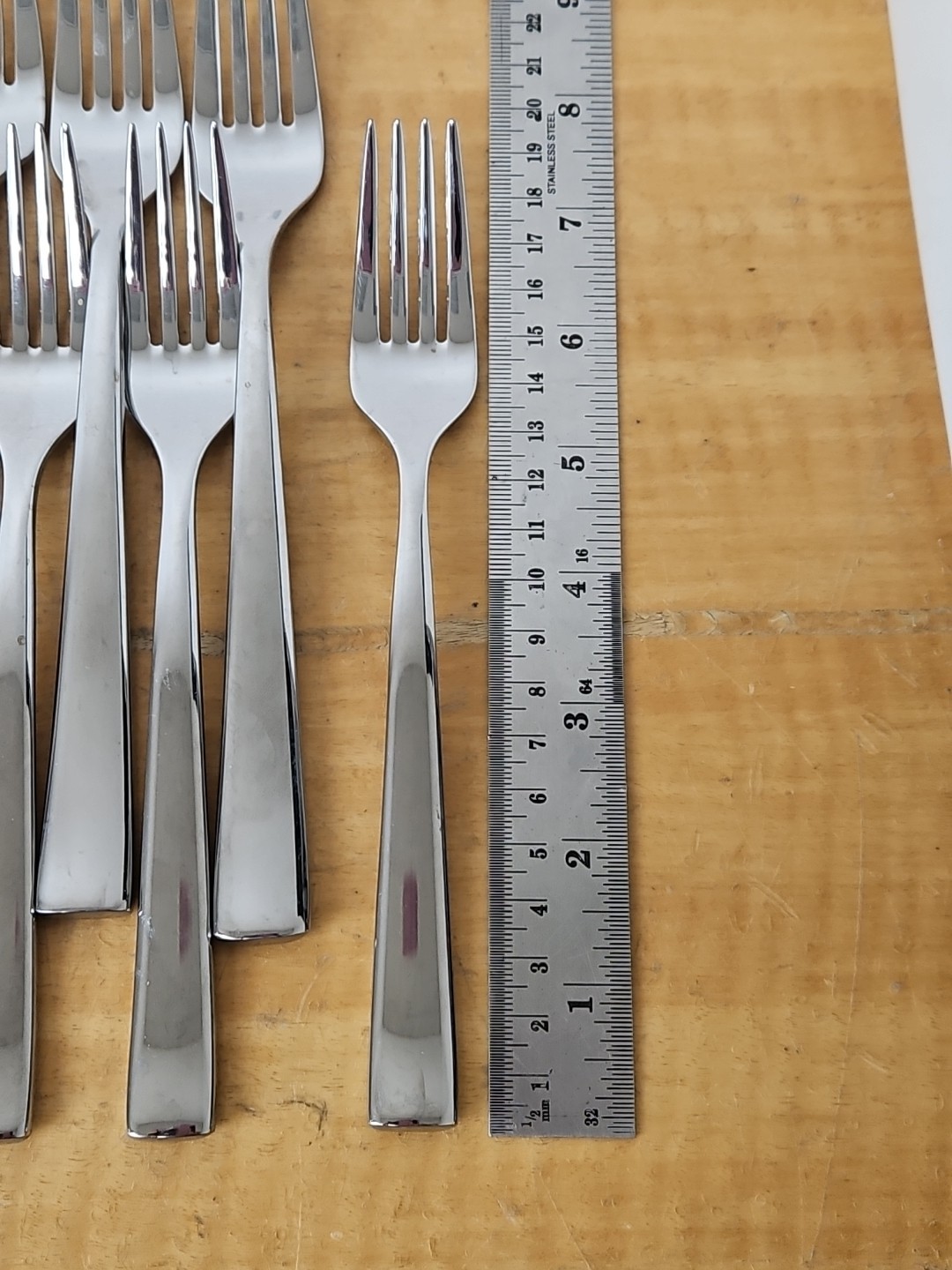 Gourmet Settings Stainless Flatware Set Service for 4 - 20 pieces