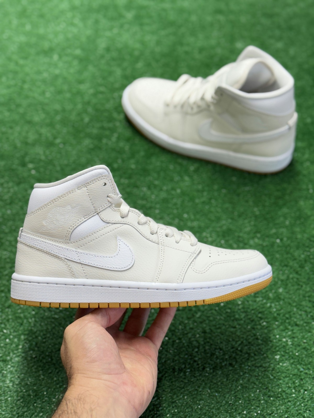 Jordan Jordan 1 Mid Phantom Gum Womens BQ6472-021 NEW Multi Sz