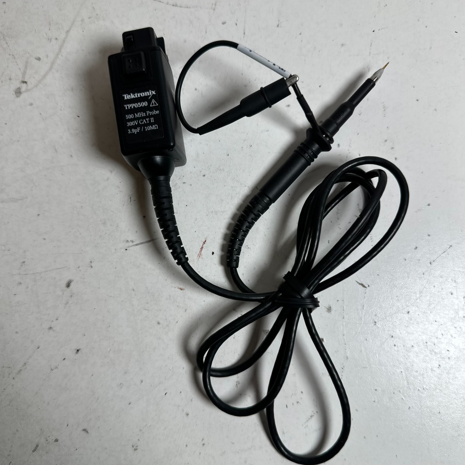 Tektronix TPP0500A Black 500 MHz 300V CAT II Passive Voltage Oscilloscope