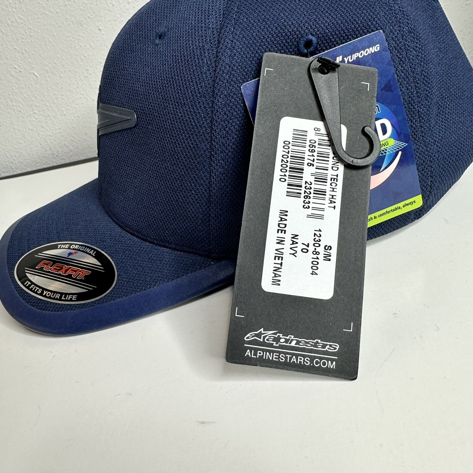 Alpinestars Astound Tech Hat Flexfit Small/Medium Navy Blue NWT Stretch Ride Dry