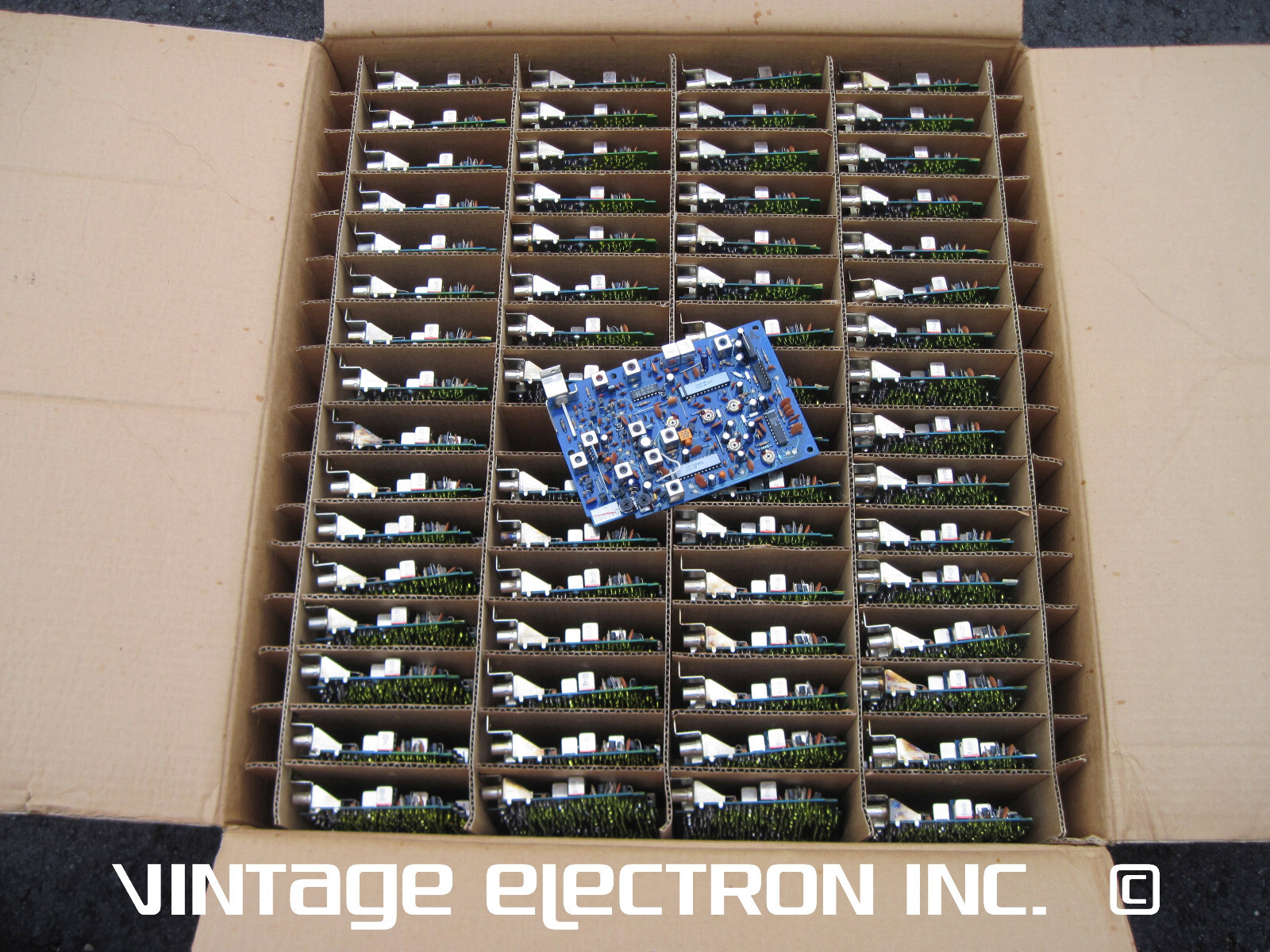 CASE OF 64 - NOS Hafler SE130 AM/FM Tuner Radio Boards 12A5048, Assembled/Tested