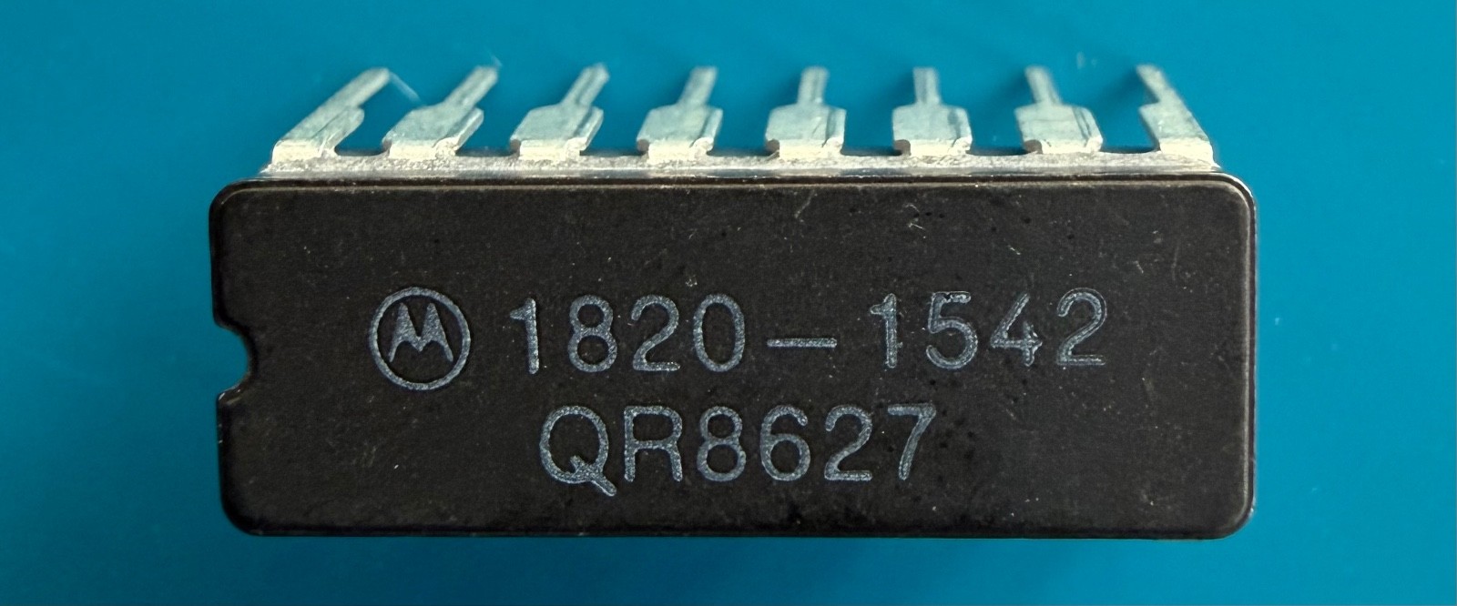 Motorola  / Agilent 1820-1542  Integrated Circuit