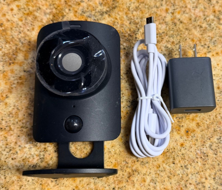 SimpliSafe HD Wired Indoor Security Camera with Built-in Privacy Shutter +AC