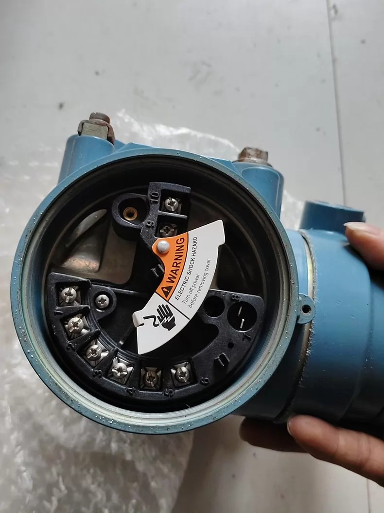Micro Motion 1700R11ABUMZZZ Flow Sensor Used 1PCS