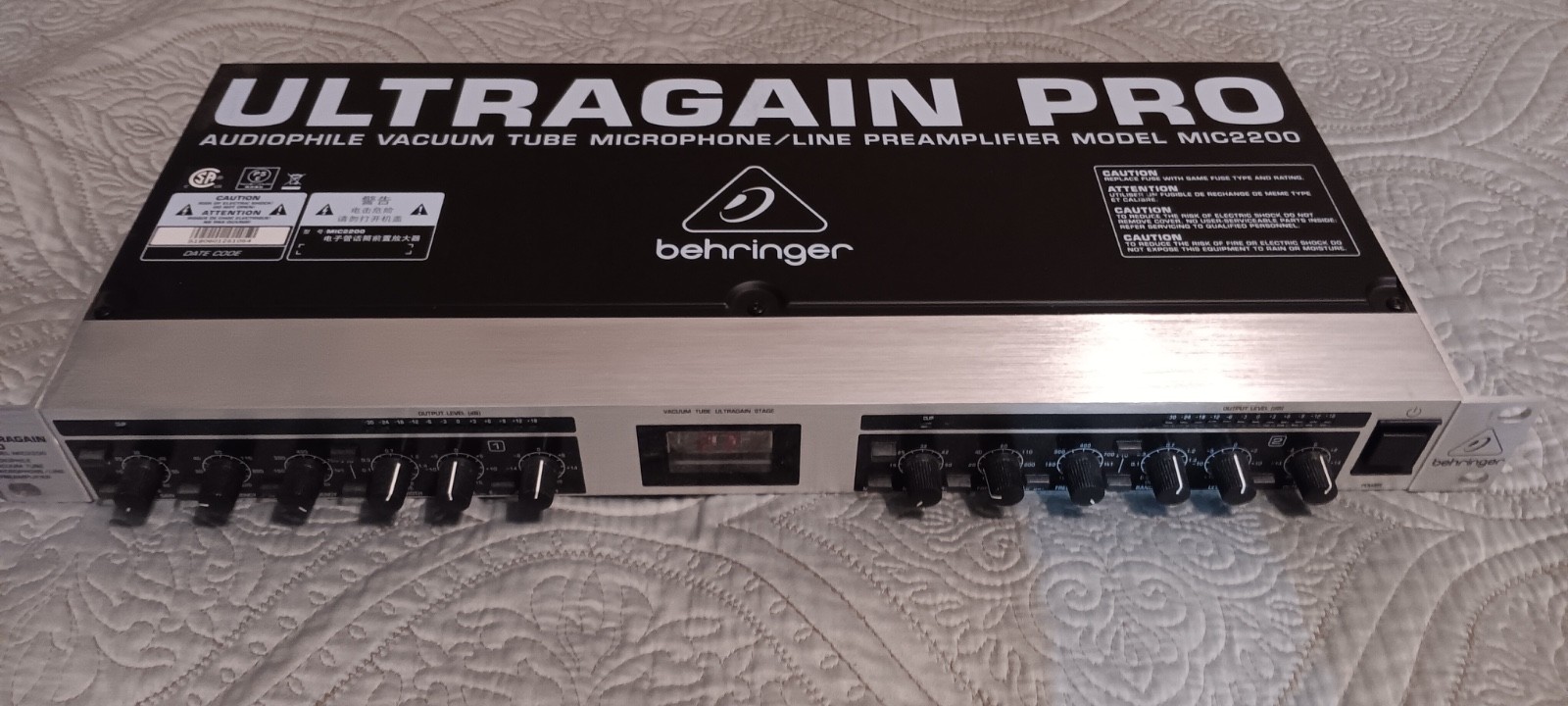 Behringer Ultragain Pro MIC2200 High-Precision Tube Mic/Line Preamplifier