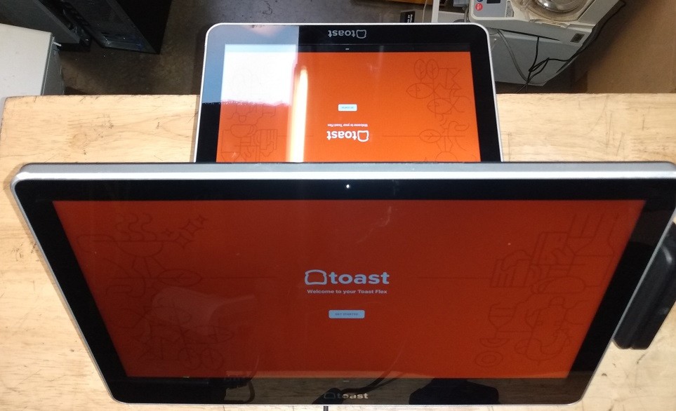 Toast Flex TT200 POS Dual-Display Includes Cable and Extras
