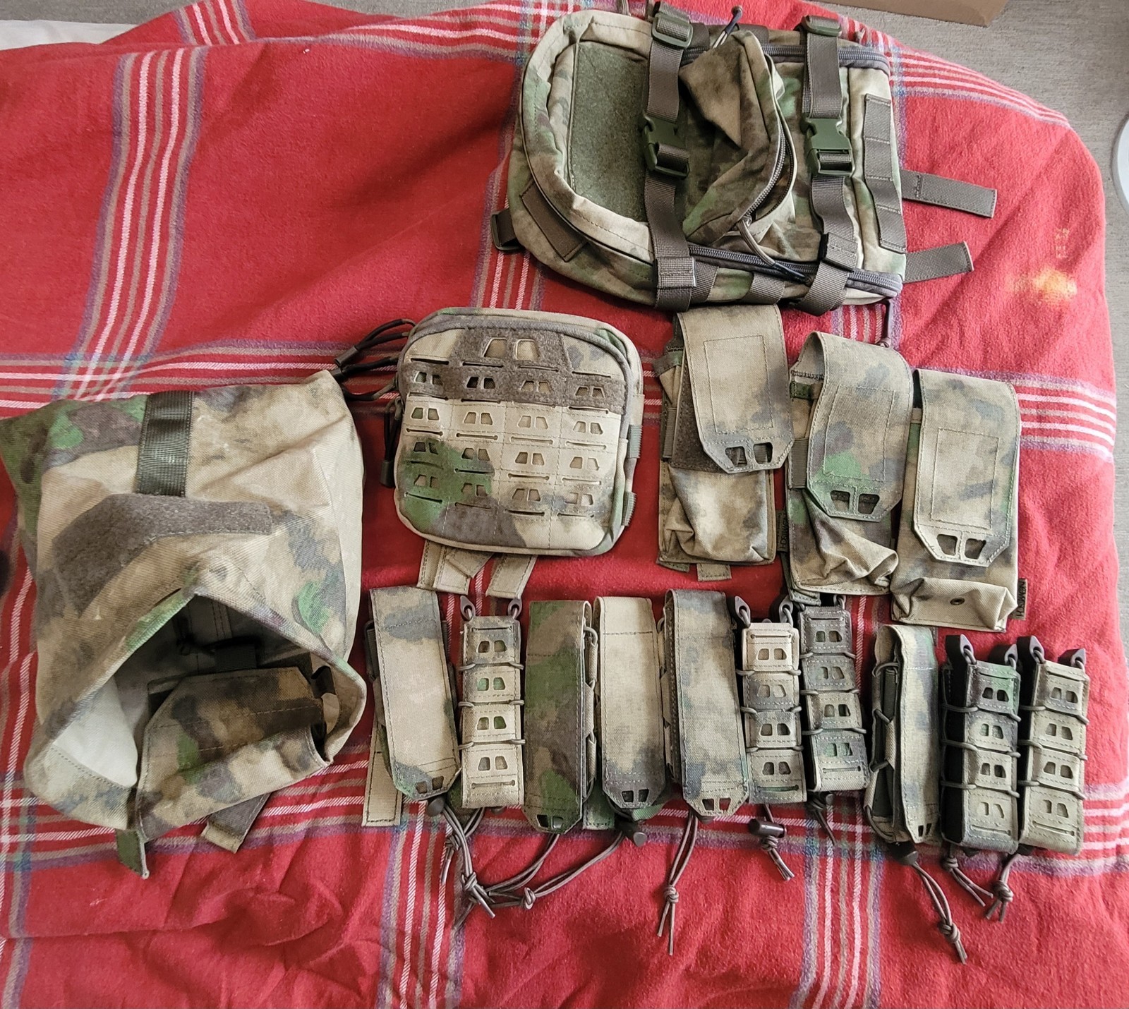 Novritsch Pouches & Offbrand MOLLE Backpack