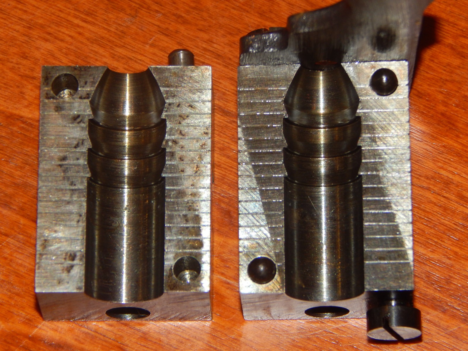 Lyman 445599 hollow base bullet mold with box & instr.