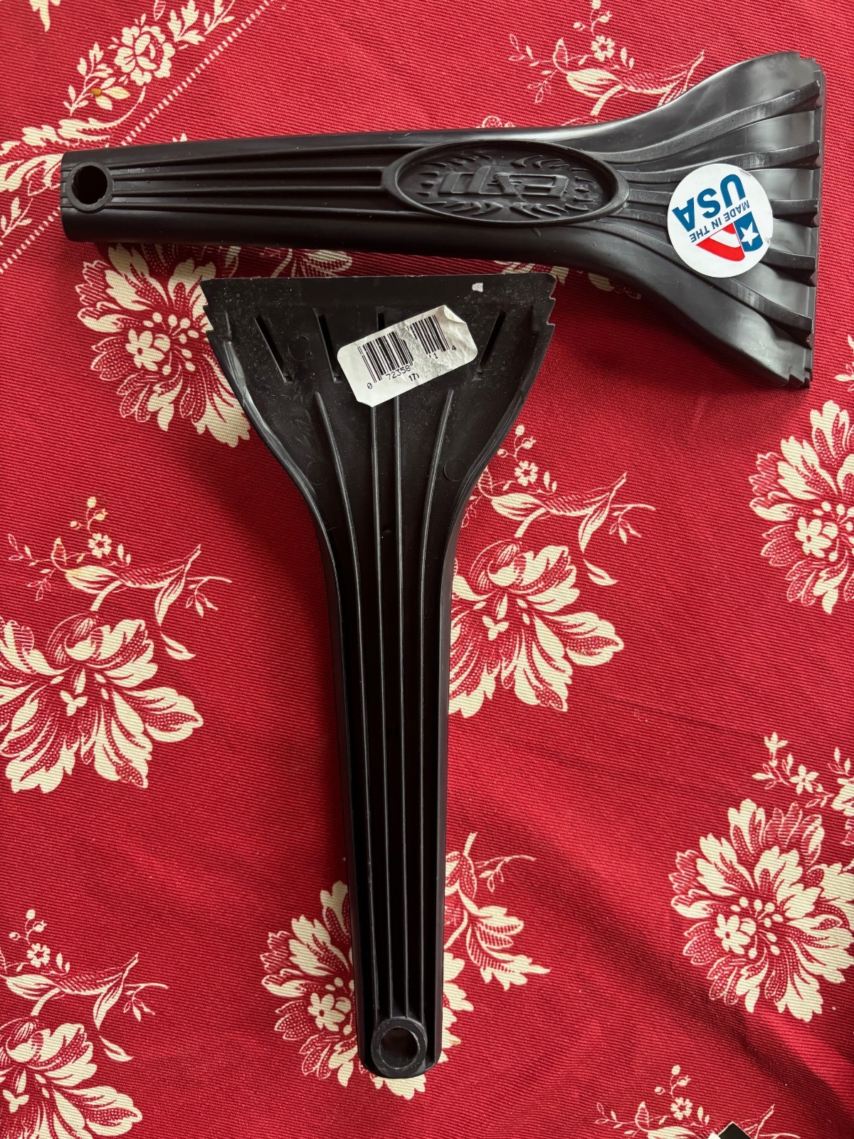 Pair of Heavy Duty Black Plastic Ice Scrapers Polyethylene Black 9", 1711