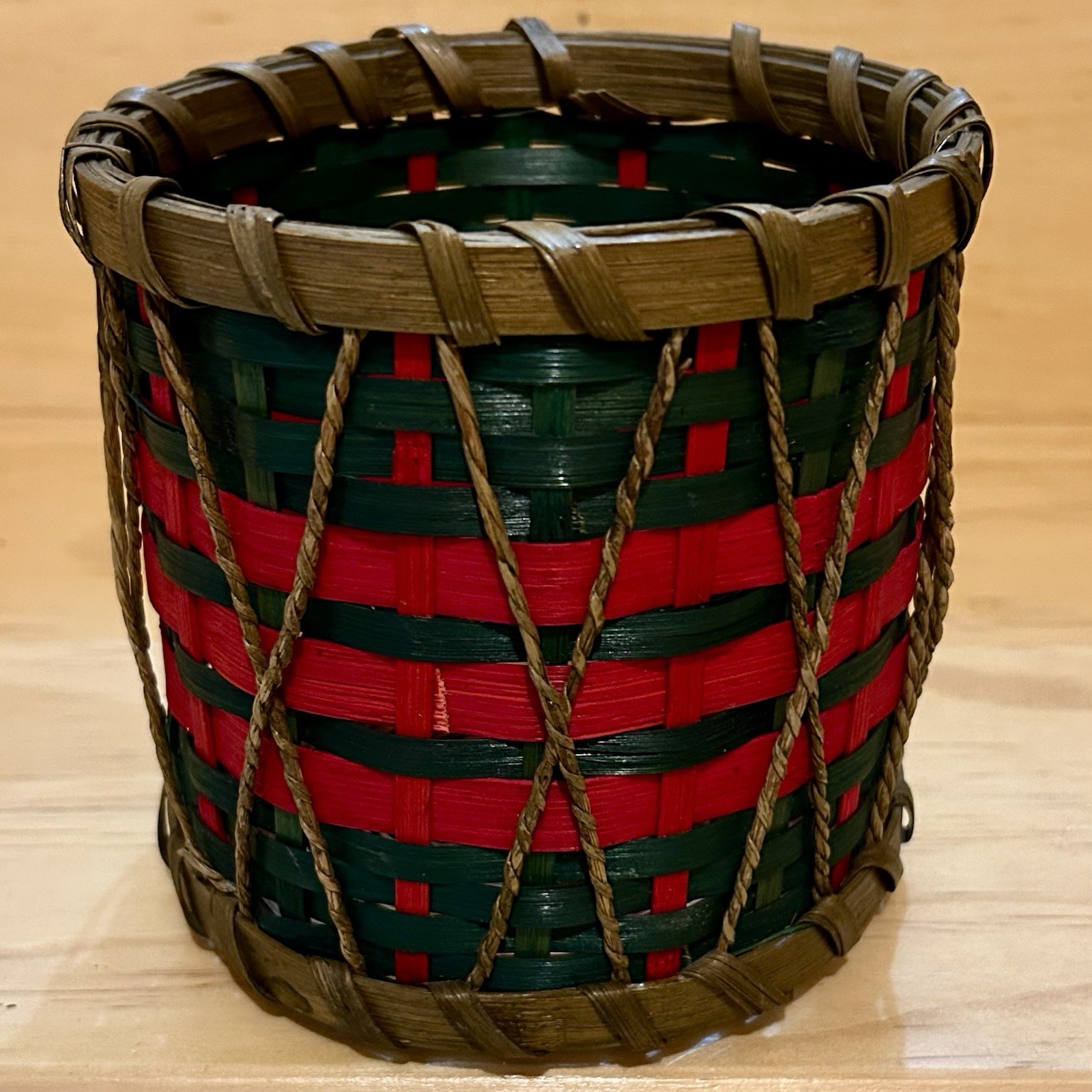 Christmas Red&Green Wicker&Wood Round Drum Basket Plant Gift Nantucket Style Vtg