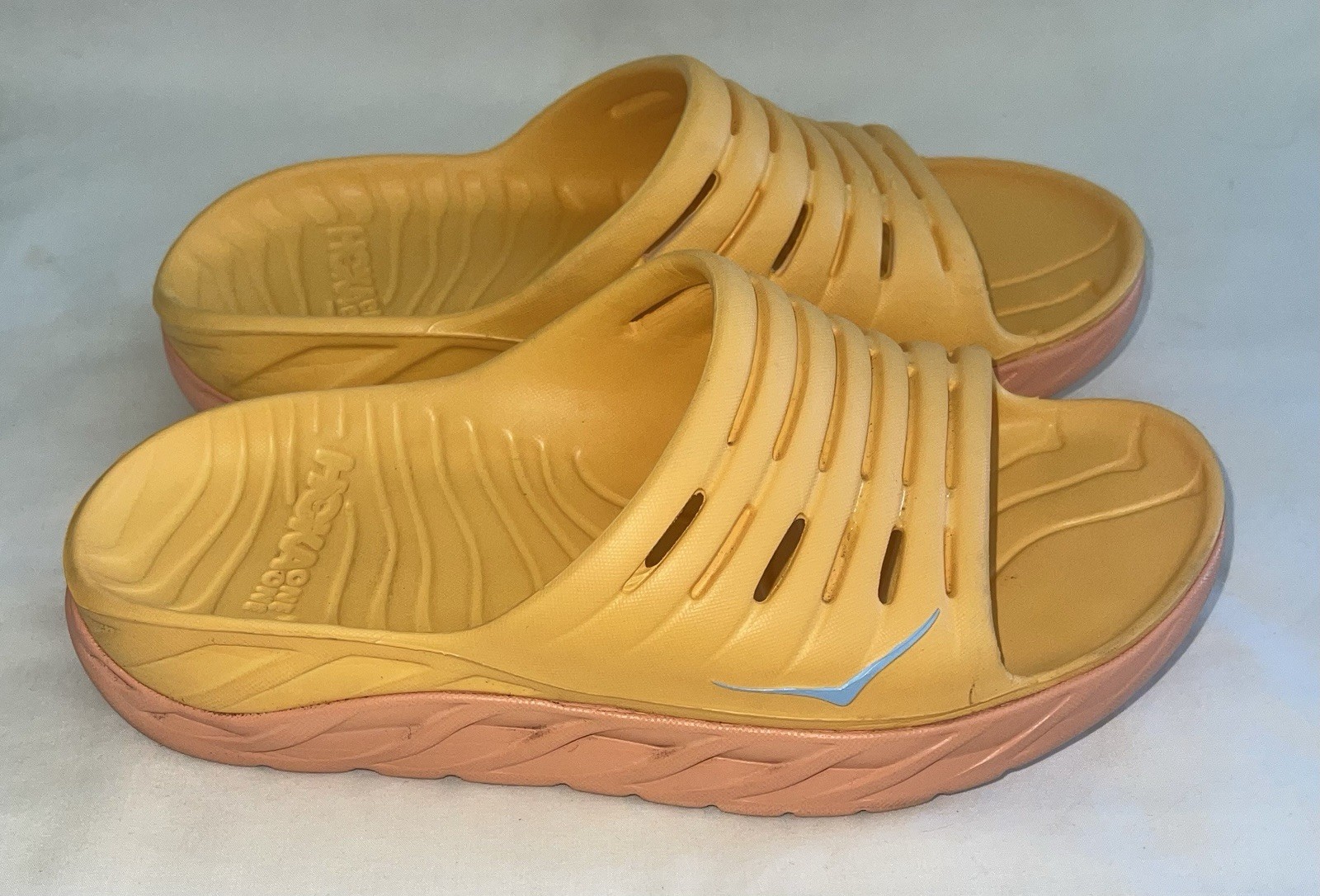 Hoka One One Ora Recovery Unisex Slides Men 8 Women 10 Amber Orange Coral