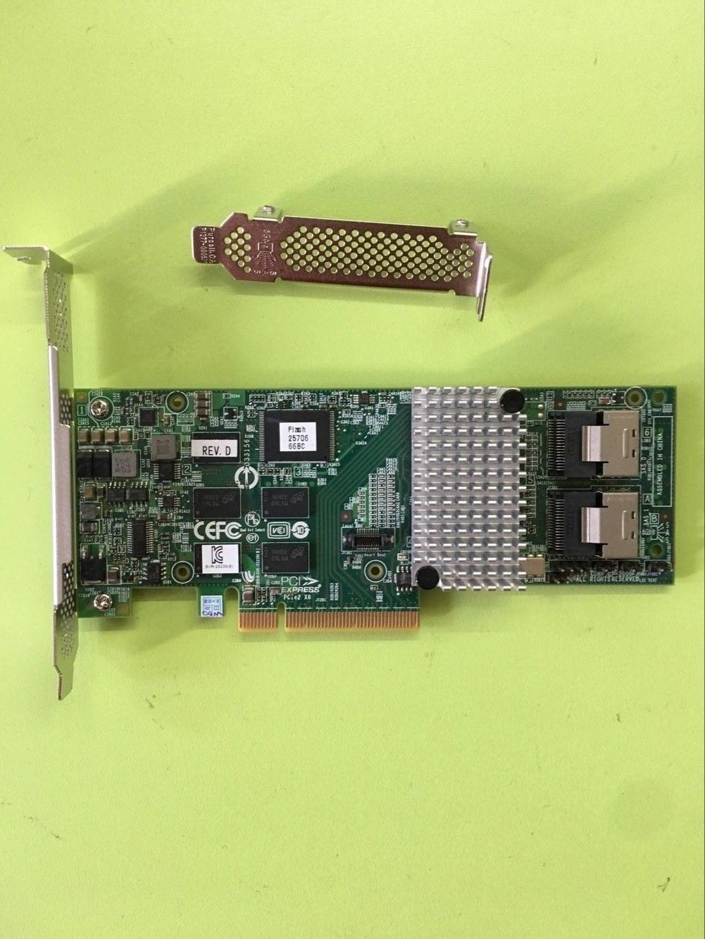 LSI MegaRAID 9261-8i 8-port PCI-E 6Gb/s SATA/SAS RAID Controller Card