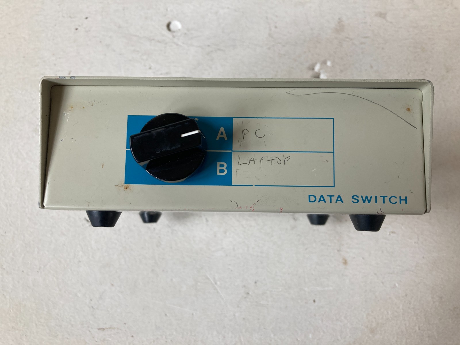 Manual Data Transfer Switch Box 2-Position 2-Port A/B Vintage