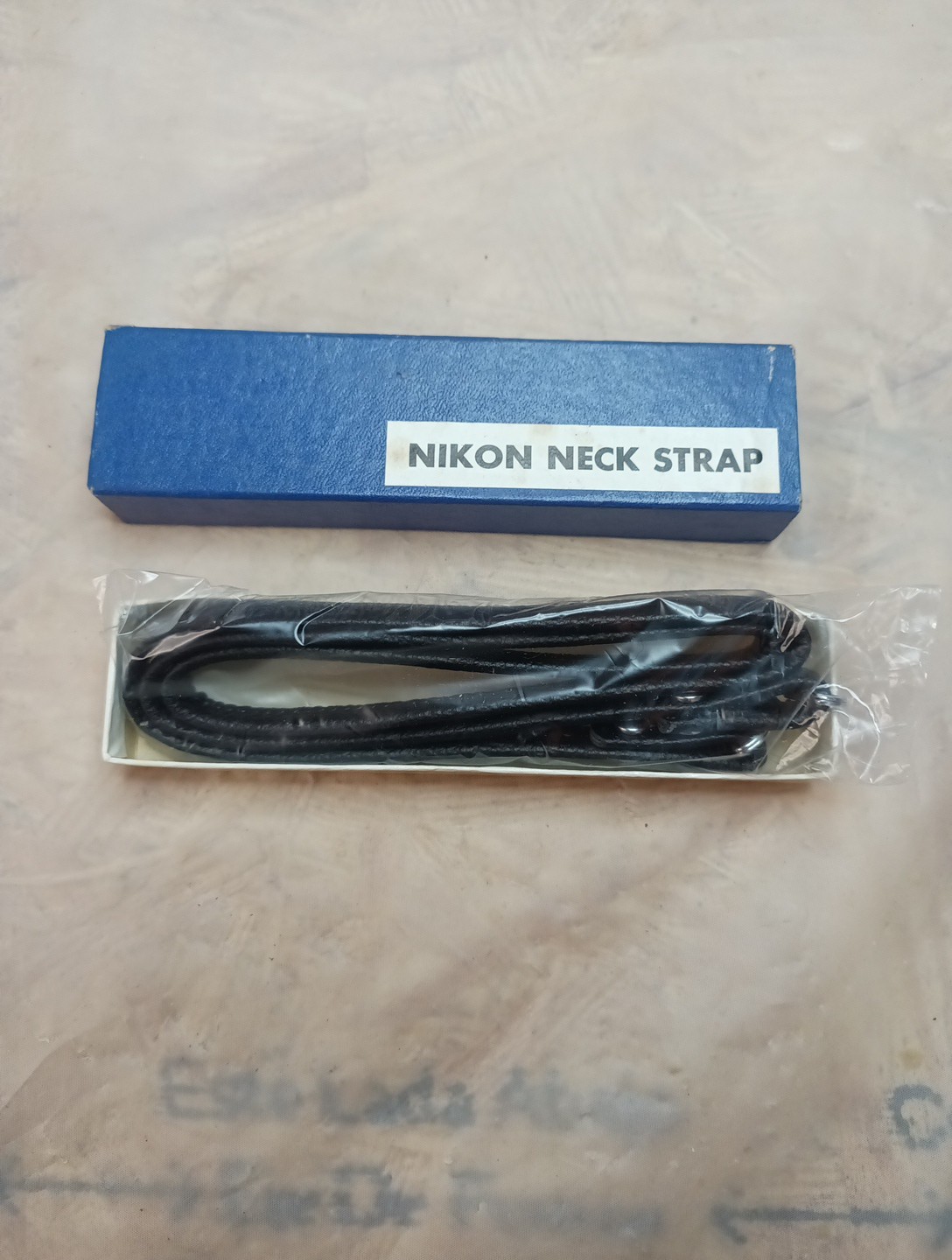 Vintage New Old Stock Genuine Nikon Leather Camera Neck/Shoulder Strap Black
