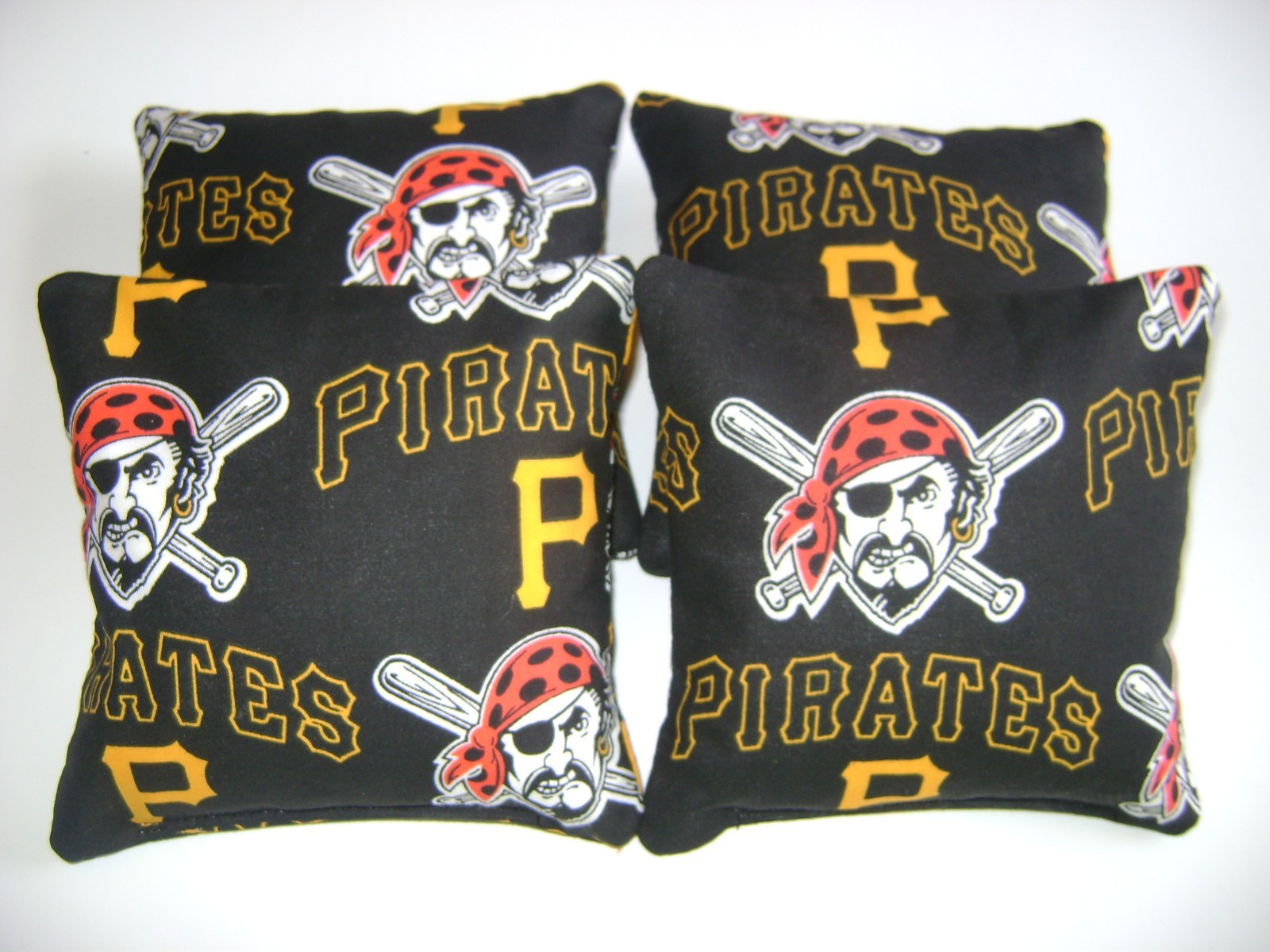 PITTSBURGH PIRATES CORNHOLE BEAN BAGS SET OF 4 TOP QUALITY TOSS GAME S