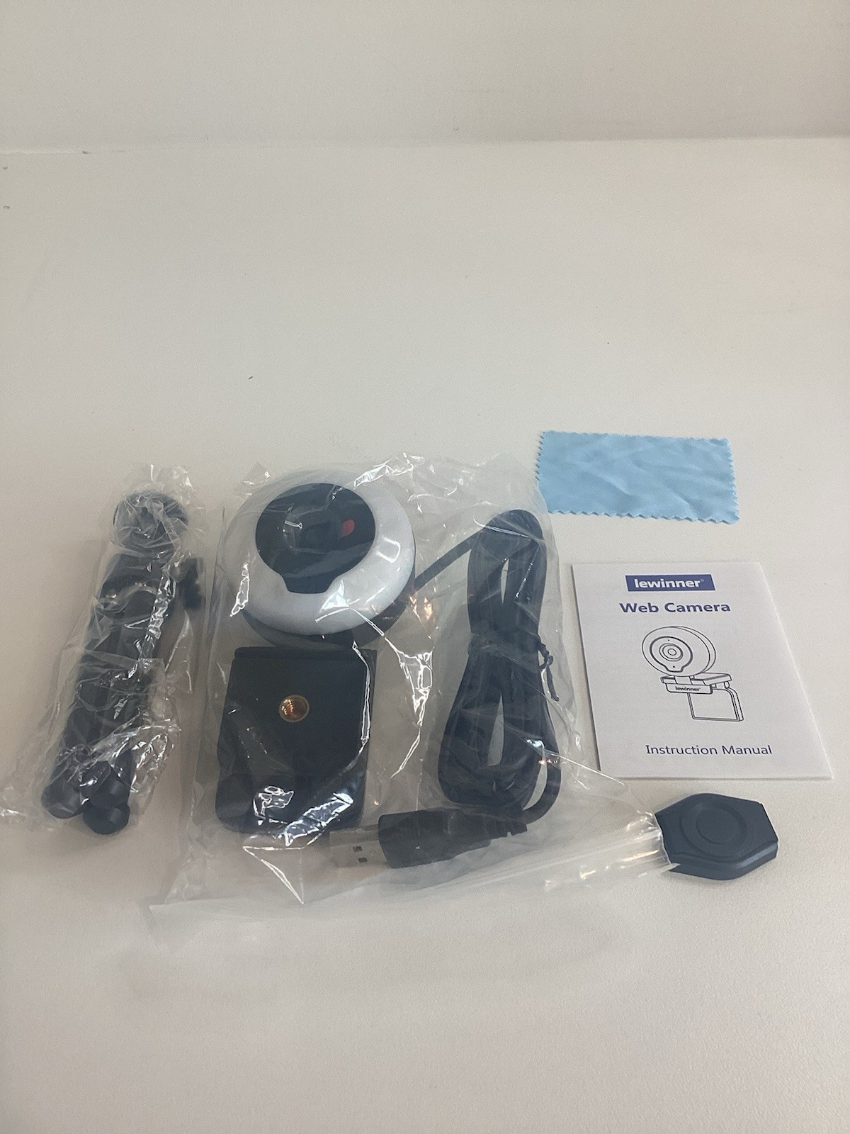 Lewinner 2K Full HD Web Cam 3 Level Adjustable Ring Light NEW OPEN BOX