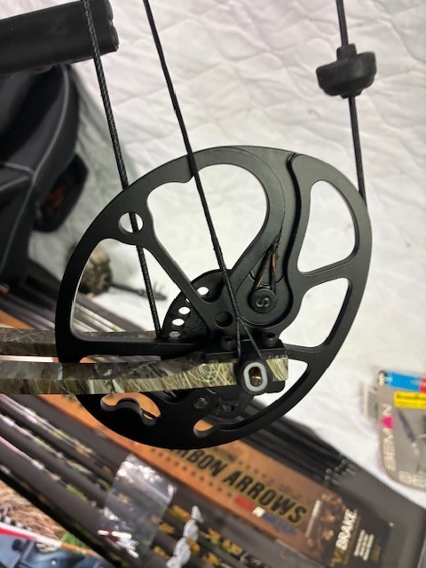 Mission by Mathews Riot Compound Bow