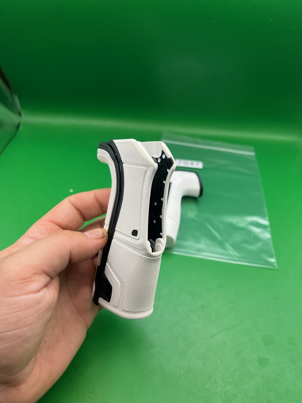 Planet Eclipse Ego / ETEK Grip Panels White Black