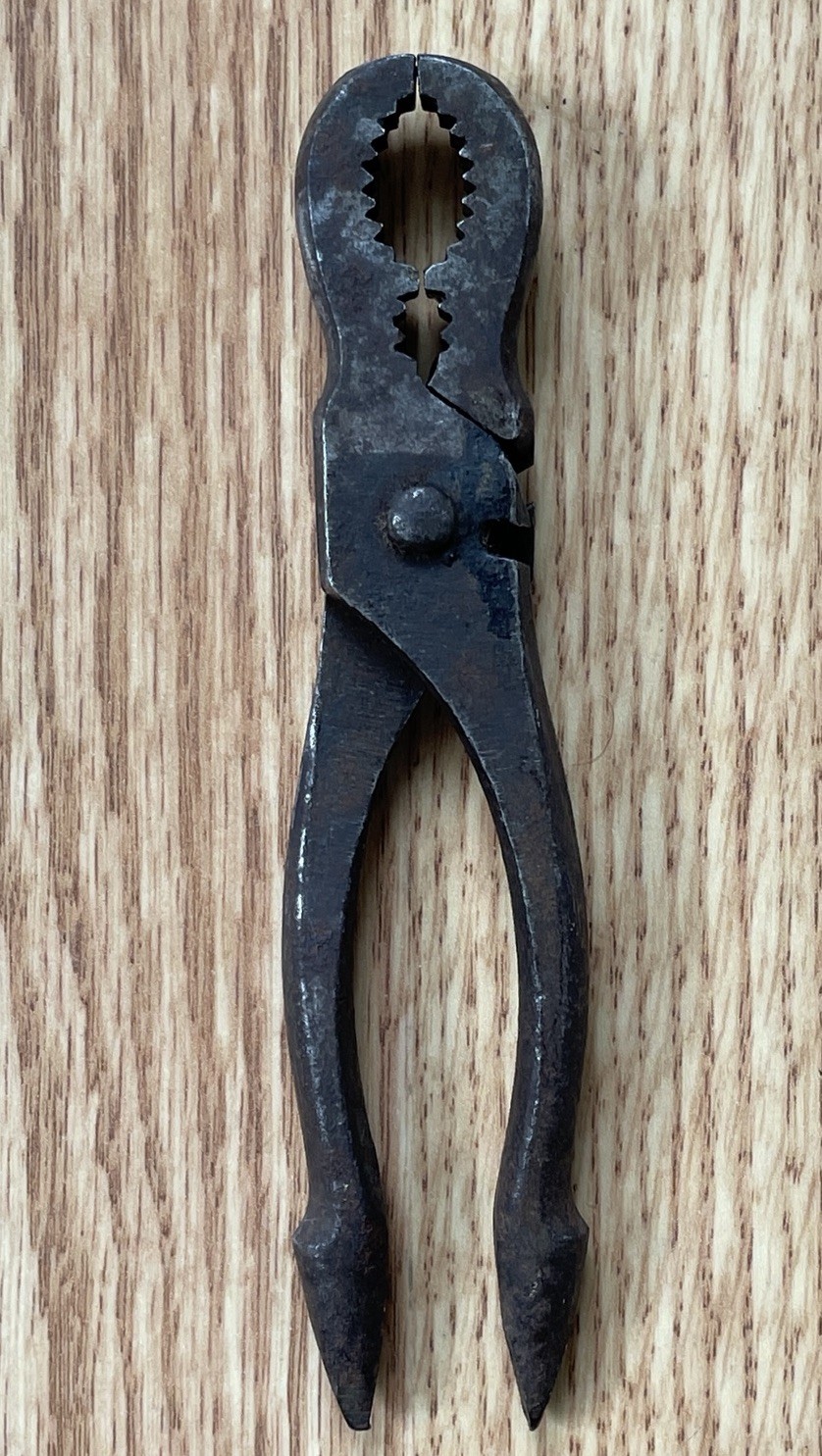 VINTAGE 6” MULTI-FUNCTIONAL GAS FITTERS’ PLIERS TOOL