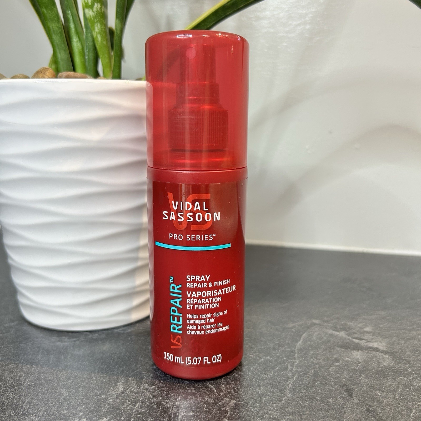 VIDAL SASSOON Pro Series Repair & Finish Spray 5.07oz Made In France