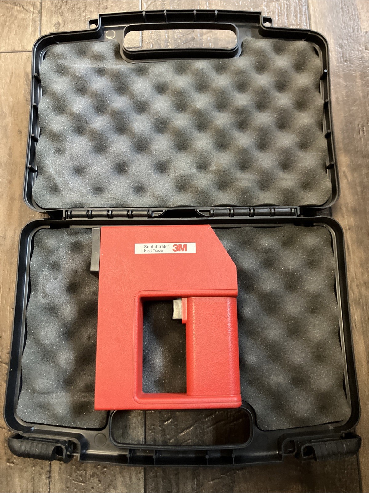 3M Scotchtrak IR-1600 Series Infrared Heat Tracer W/ Manual W Hard Flambeau Case