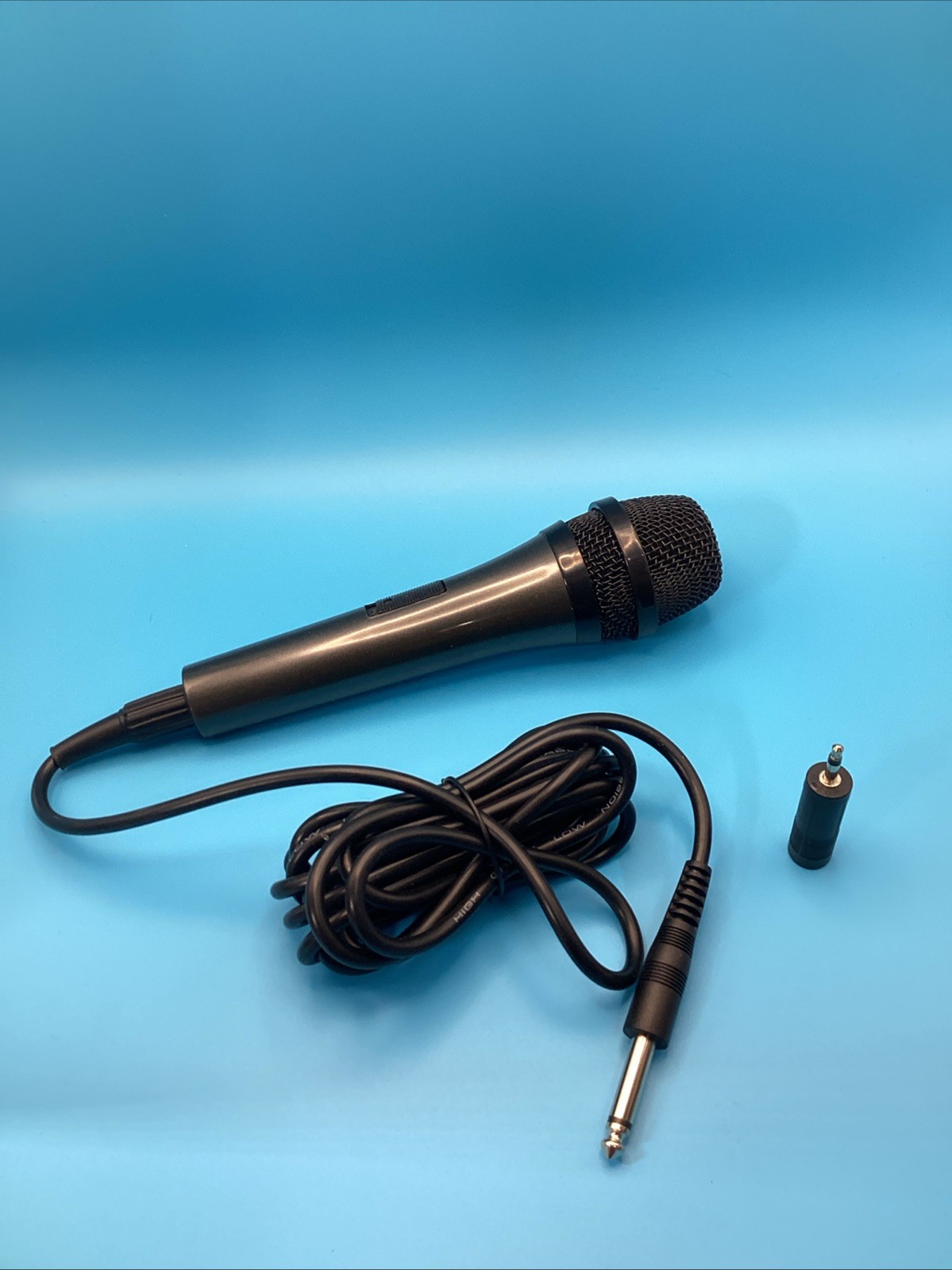 Singing Machine SMM 214 Wired Microphone + Adapter Black ( Open, As Is)