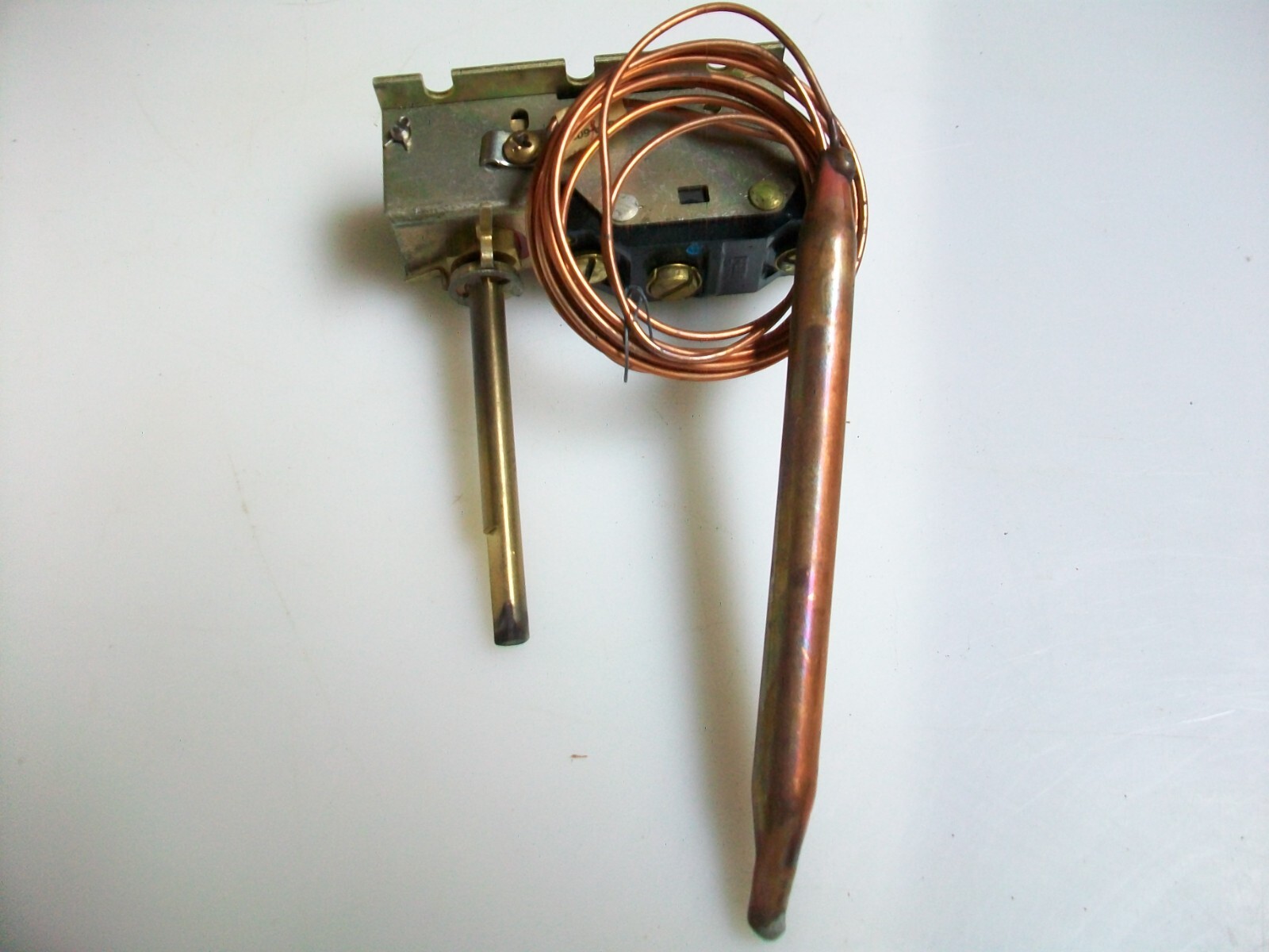 JOHNSON CONTROLS  A19AGF-31    TEMPERATURE CONTROL     5930-00-105-5392