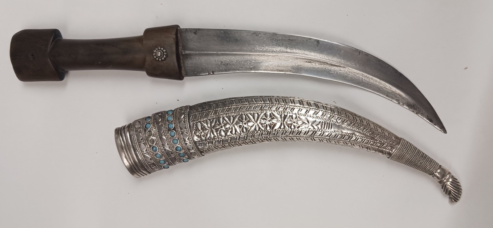 ANTIQUE INDO-ISLAMIC JAMBIYA DAGGER, WOOTZ BLADE, SILVER SCABBARD, HORN HANDLE