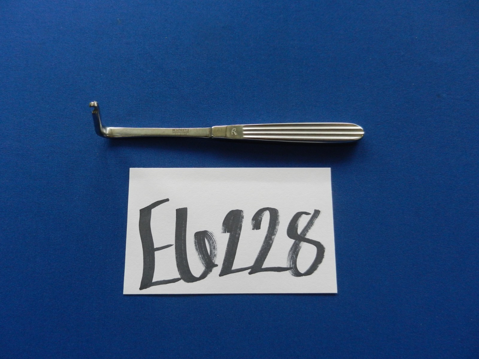 E6228 W. Lorenz 01-0150 Hargis Piriform Rim Retractor 18cm Overall Length