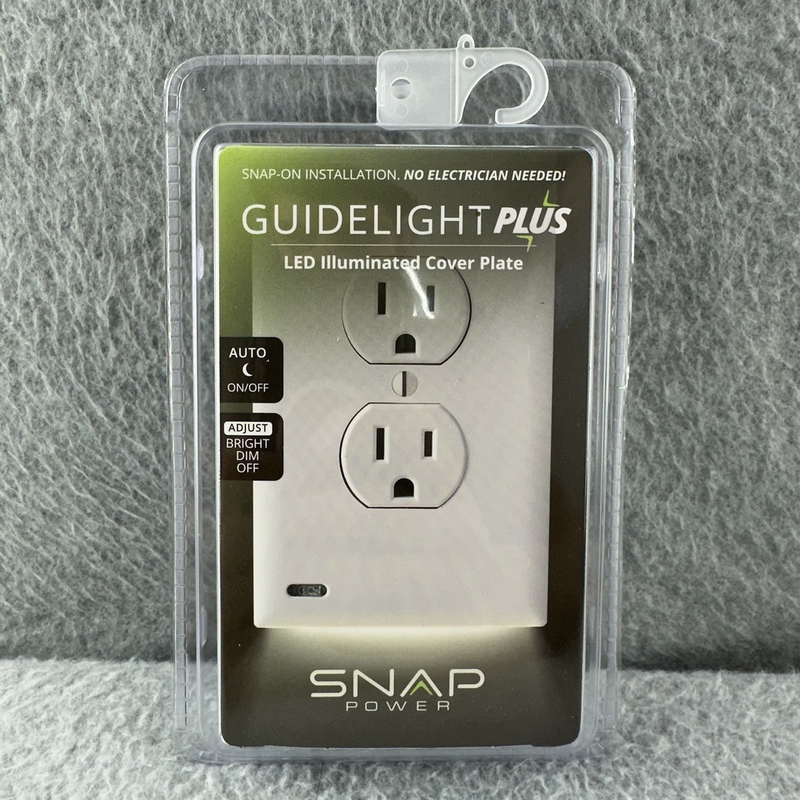 SnapPower GuideLight PLUS 1-Gang Duplex Outlet Wall Plate, White O1GL-XWH-SP21